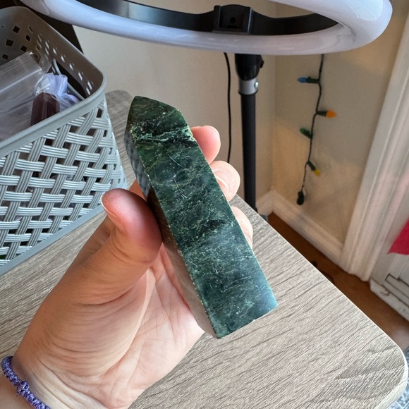 Green Emerald  Crystal Tower - Picture 2 of 3